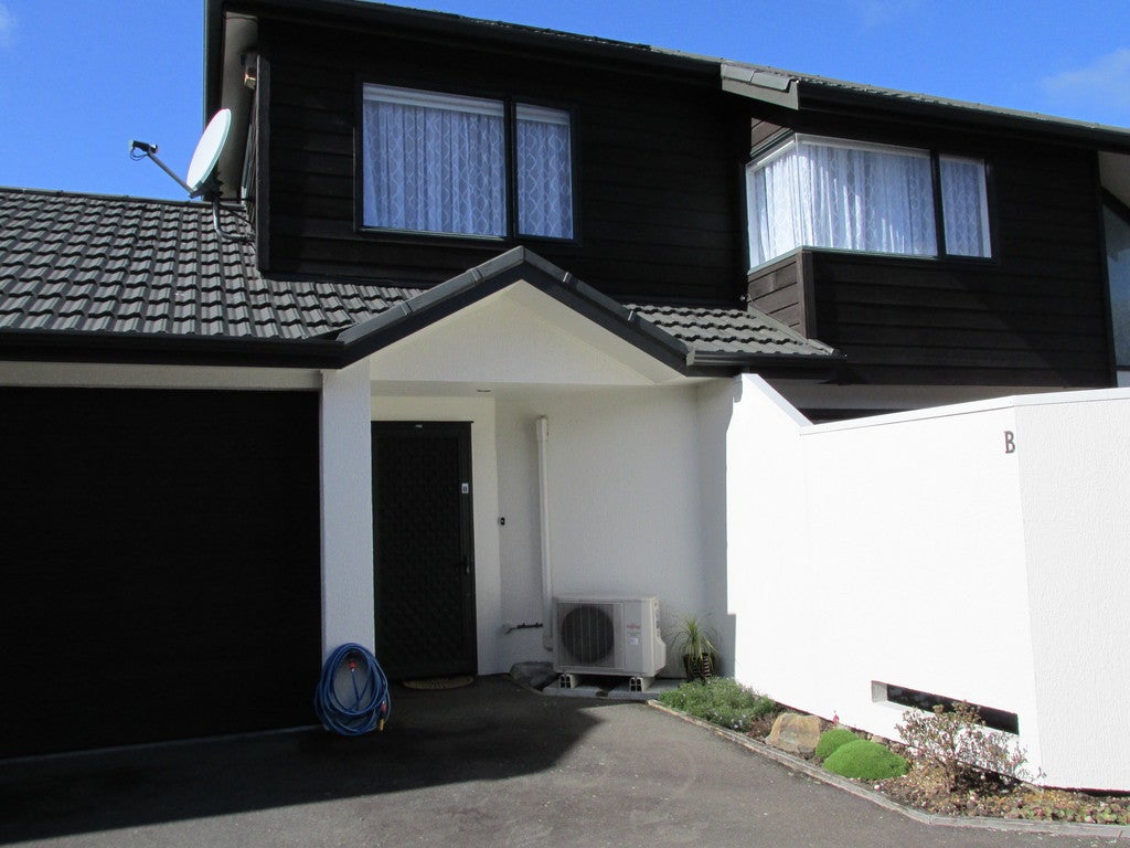 1B Romney Square, Tawa, Wellington - Carousel 1