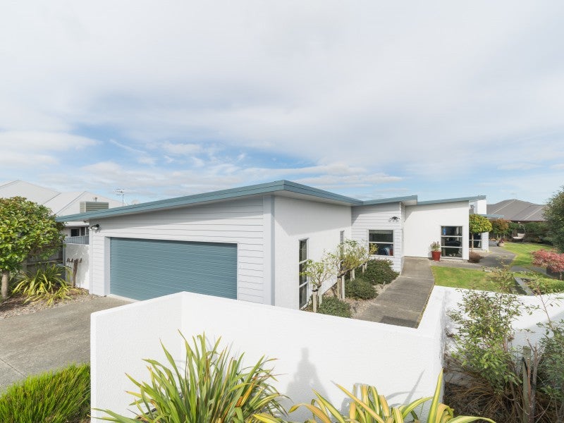 3 Manhattan Court, Kelvin Grove, Palmerston North - Carousel 1