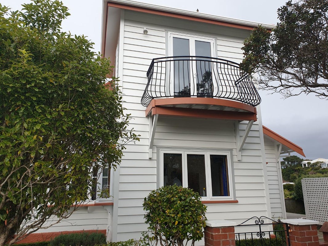 33 Seaview Terrace, Northland, Wellington - Carousel 1