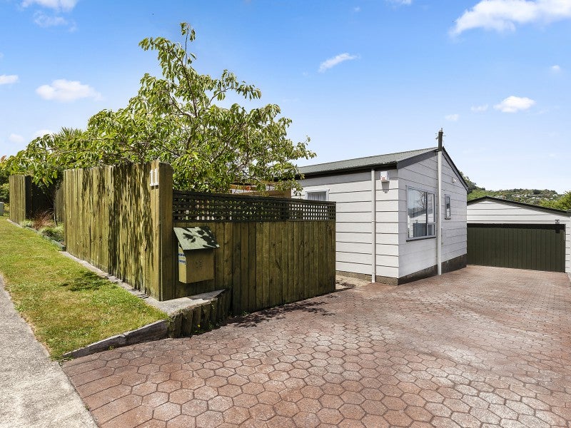 11 John Witton Drive, Crofton Downs, Wellington - Carousel 2