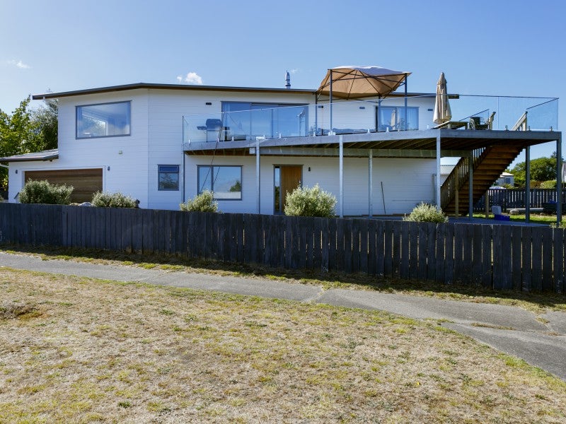 1 Reid Grove, Richmond Heights, Taupo - Carousel 1