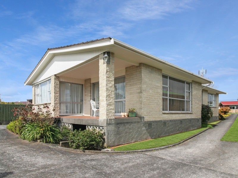 18 Truby King Street, Merrilands, New Plymouth - Carousel 1