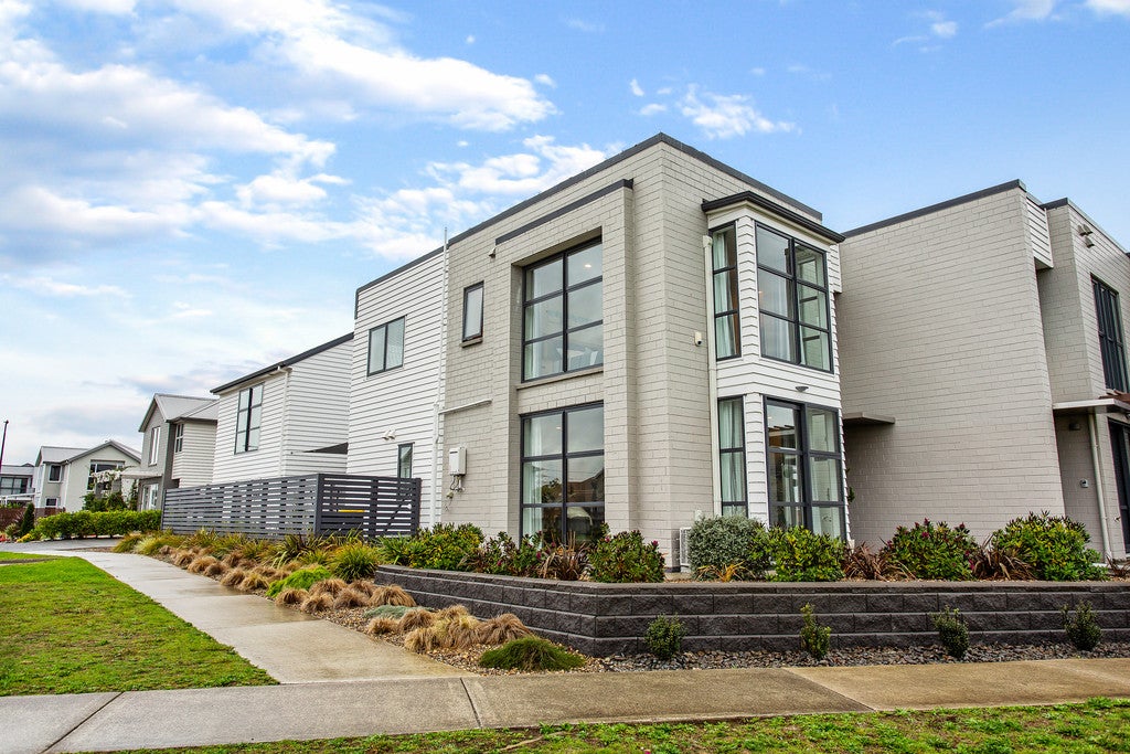 1 Taupinga Way, Takanini, Auckland - Carousel 1