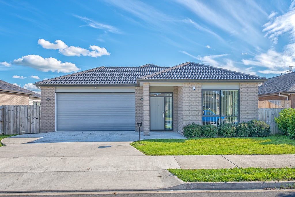 8 Hihi Avenue, Takanini, Auckland - Carousel 1