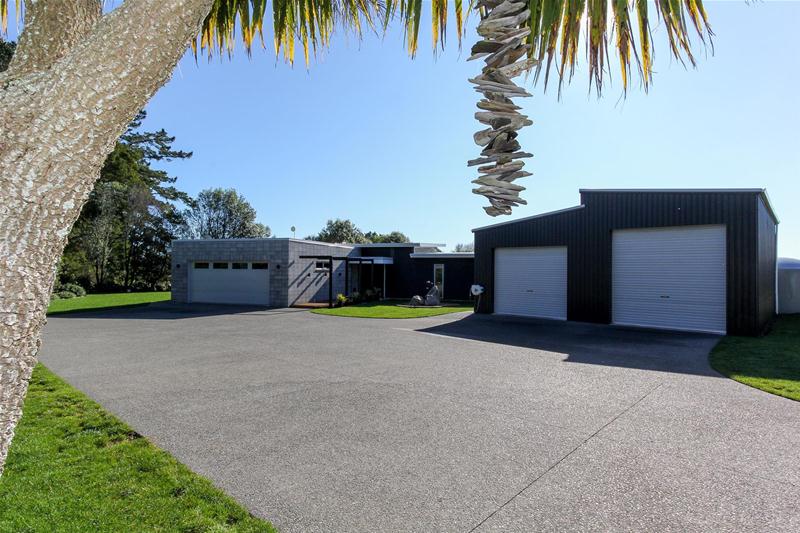 1311 Egmont Road, Egmont Village, Inglewood - Carousel 20