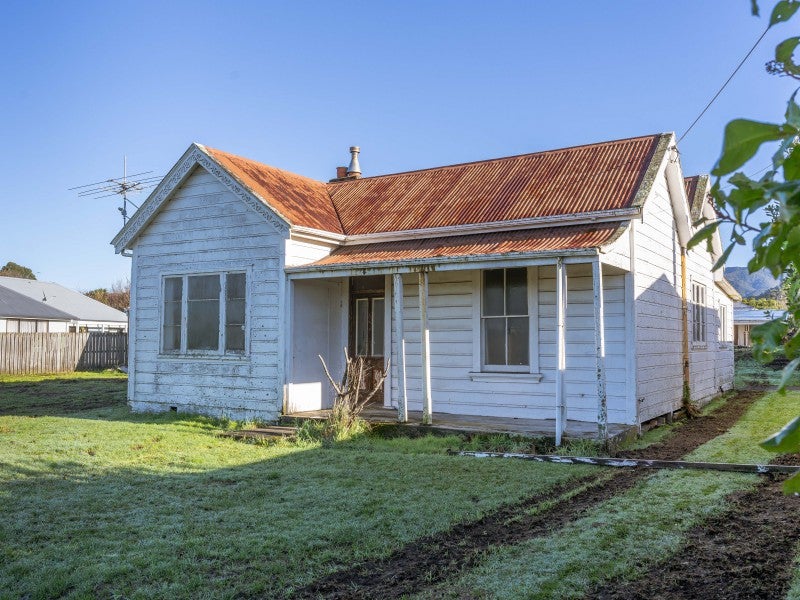 2 Crawford Street, Featherston - Carousel 1