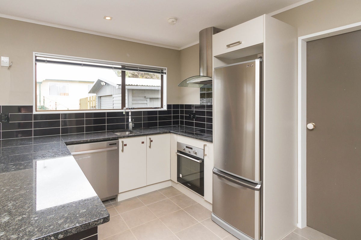 271 Major Drive, Kelson, Lower Hutt - Carousel 2
