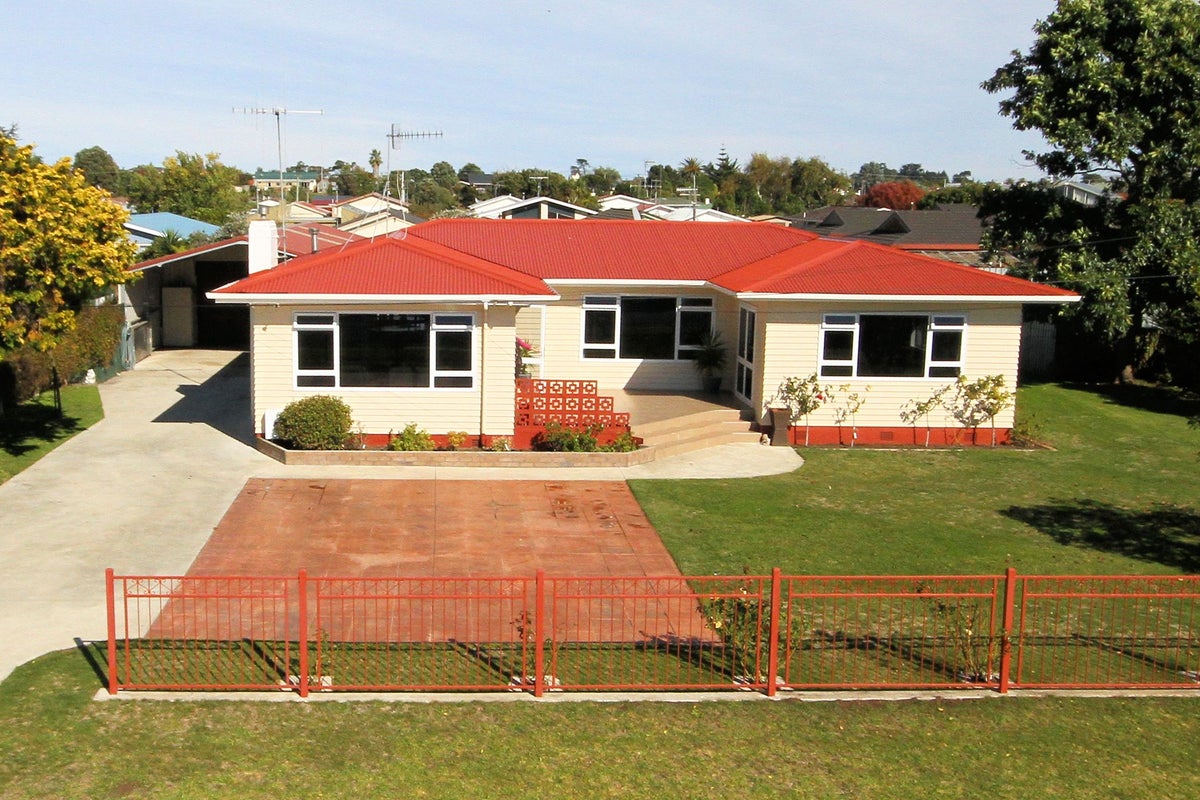 19 Devon Road, Springvale, Whanganui - Carousel 1