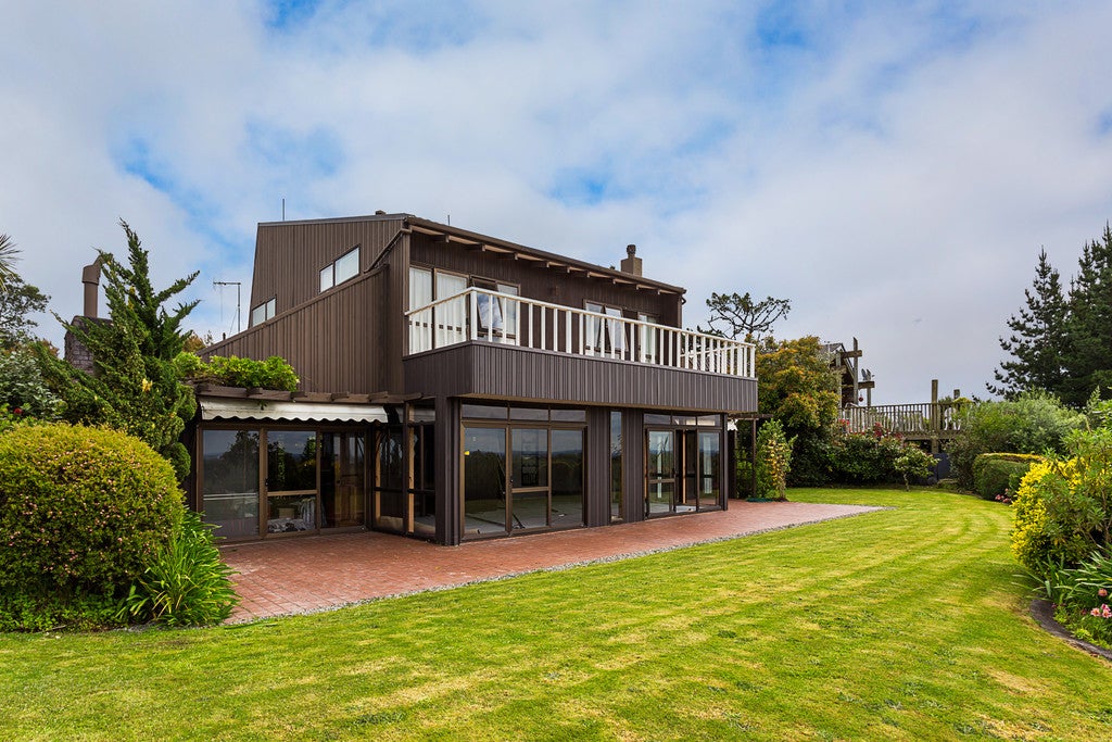 116 Clifton Terrace, Fitzherbert, Palmerston North - Carousel 1