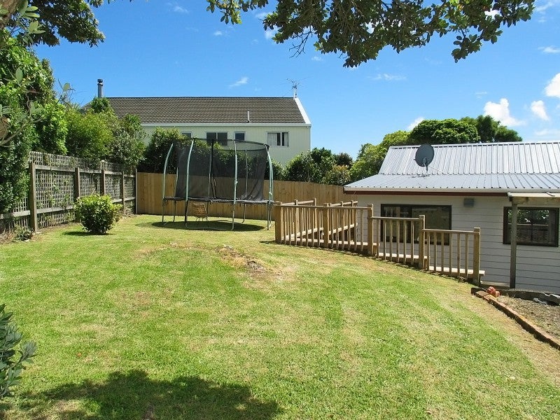 50 Jackson Terrace, Ranui, Porirua - Carousel 1