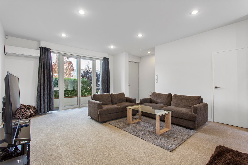 20 Hakawai Avenue, Takanini, Auckland - Carousel 2