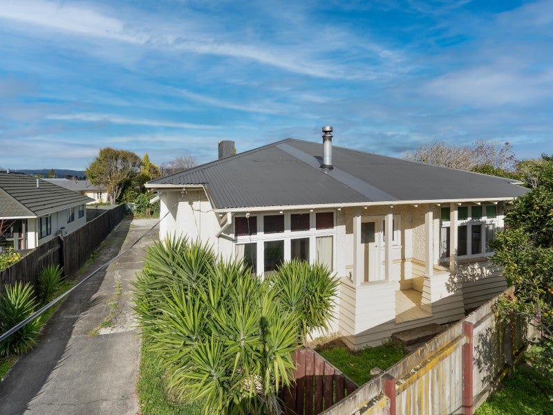 132 College Street, Awapuni, Palmerston North - Carousel 1