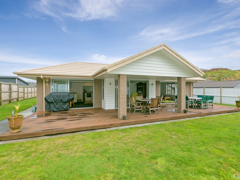 16D Fernbrook Drive, Hurworth, New Plymouth - Carousel 1