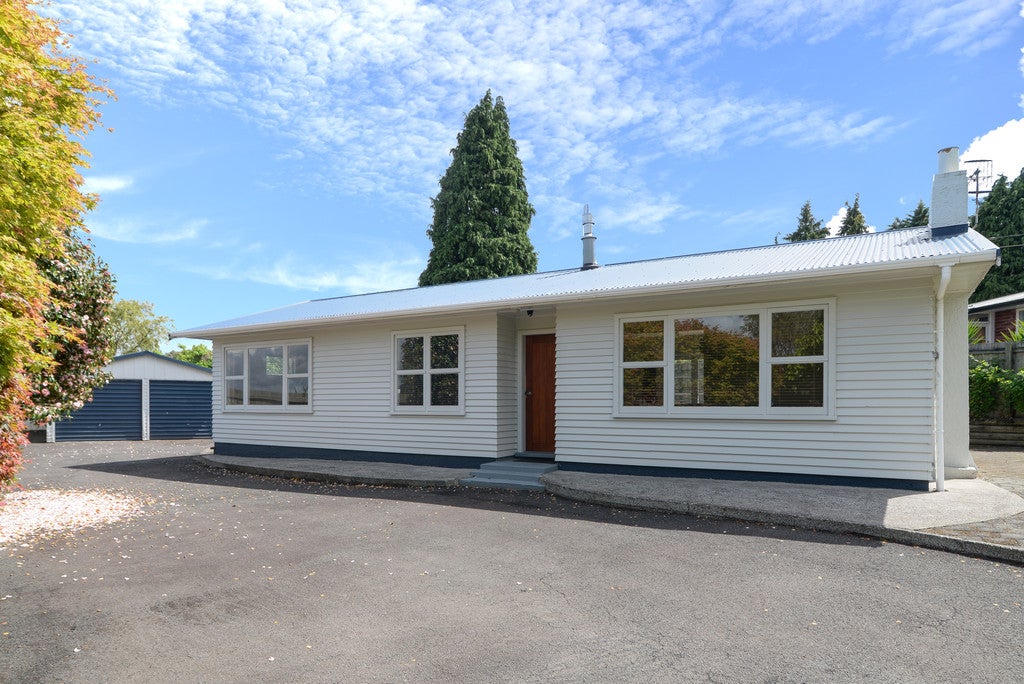 10 Melrose Avenue, Owhata, Rotorua - Carousel 1