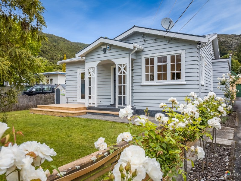 1/46 Norton Park Avenue, Fairfield, Lower Hutt - Carousel 1