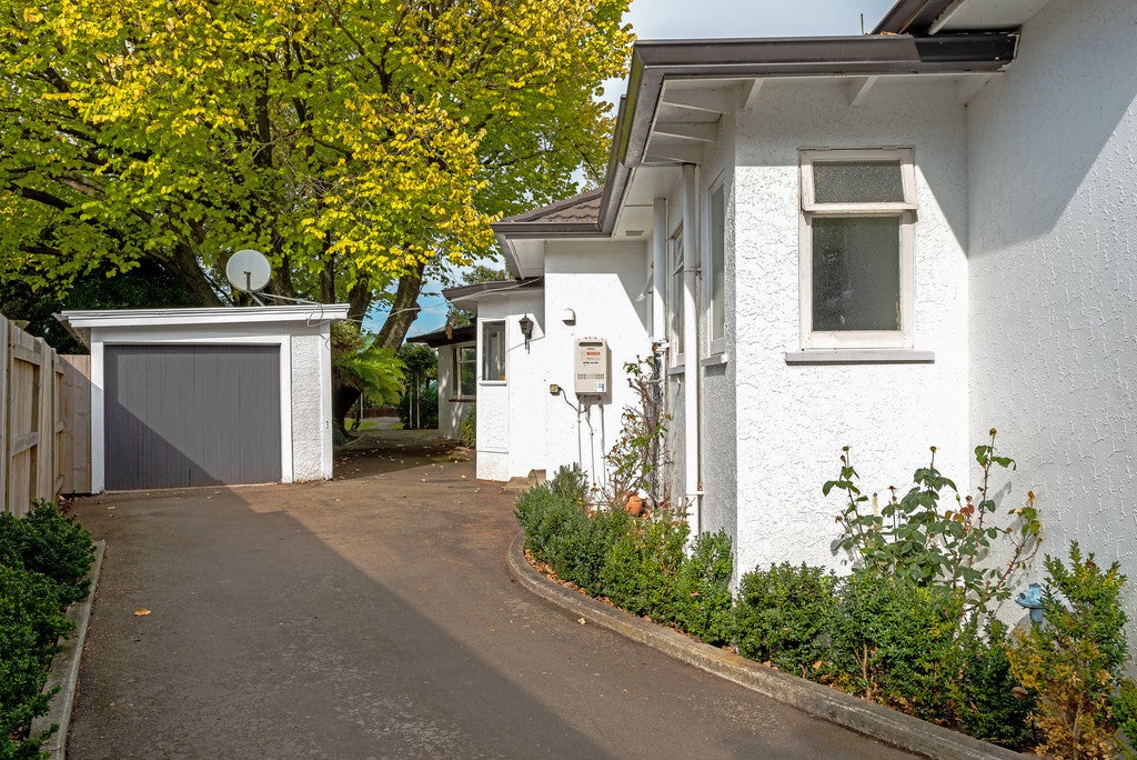 24 Keeling Street, West End, Palmerston North - Carousel 21