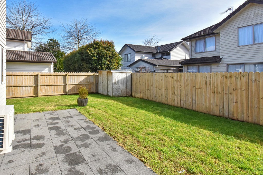 27 Figaro Crescent, Takanini, Auckland - Carousel 2