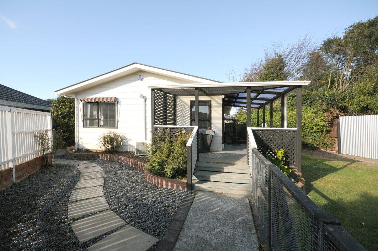 1/6 Frankleigh Street, Somerfield, Christchurch - Carousel 1