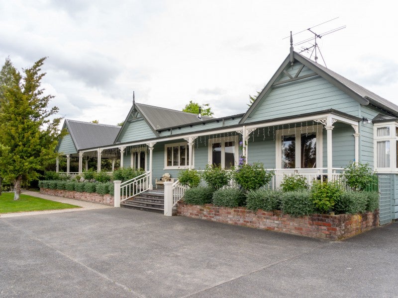 2 ANDERSONS LINE, Clareville, Carterton - Carousel 1