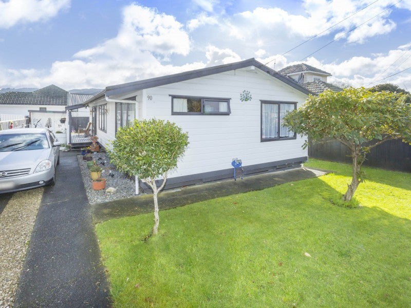 90 Martin Street, Wallaceville, Upper Hutt - Carousel 2