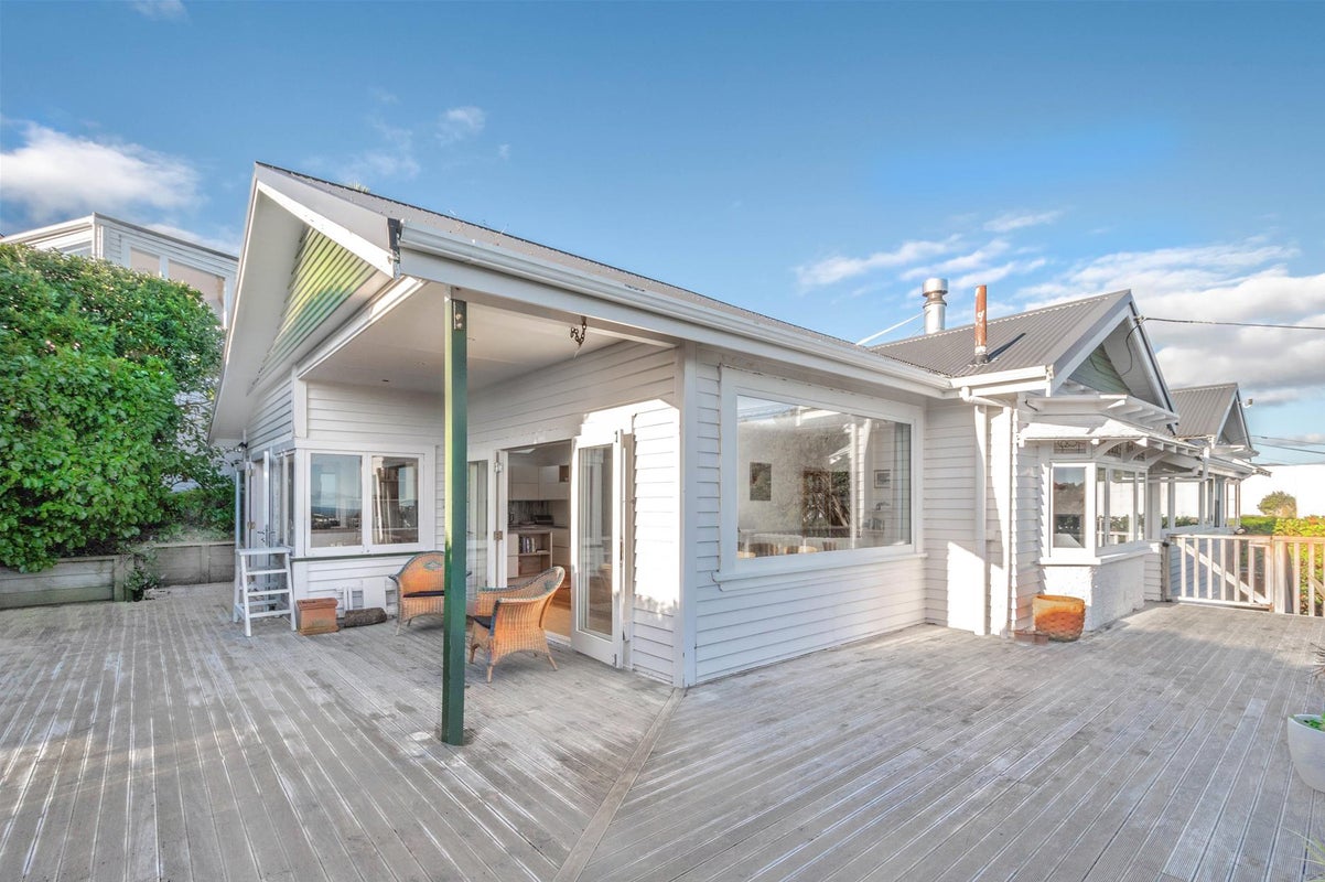 25 Seatoun Heights Road, Miramar, Wellington - Carousel 1