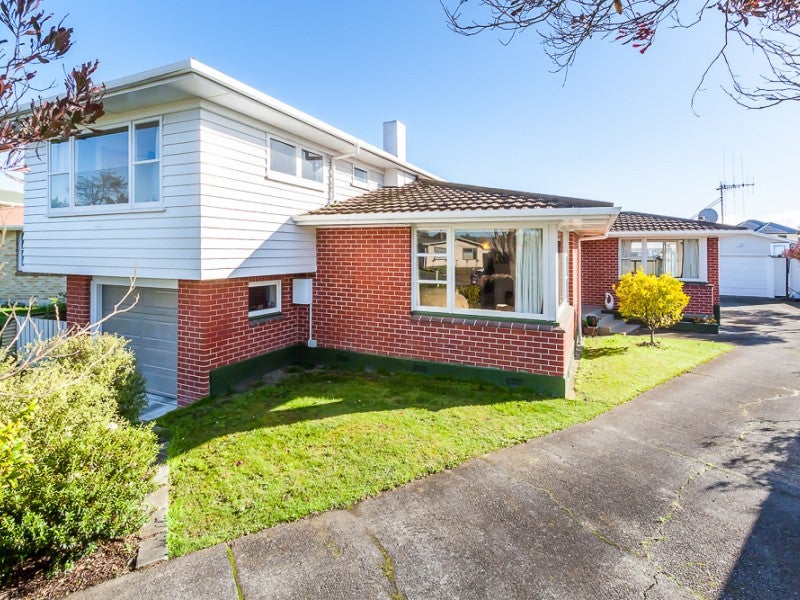 14 Lowestoft Place, West End, Palmerston North - Carousel 2