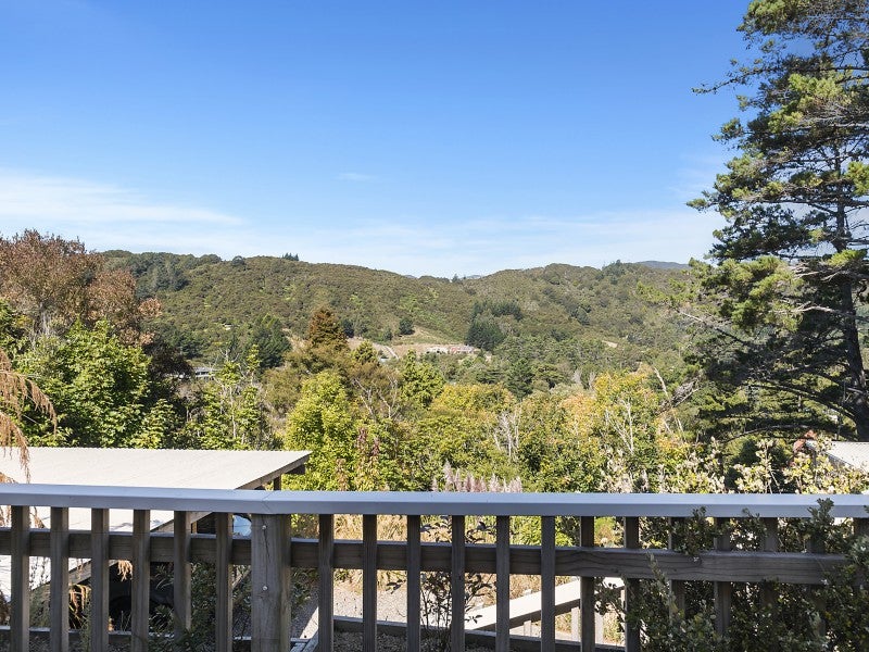 14 Avro Road, Blue Mountains, Upper Hutt - Carousel 1