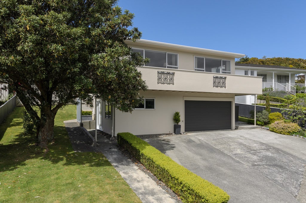 1 Waterford Drive, Churton Park, Wellington - Carousel 2