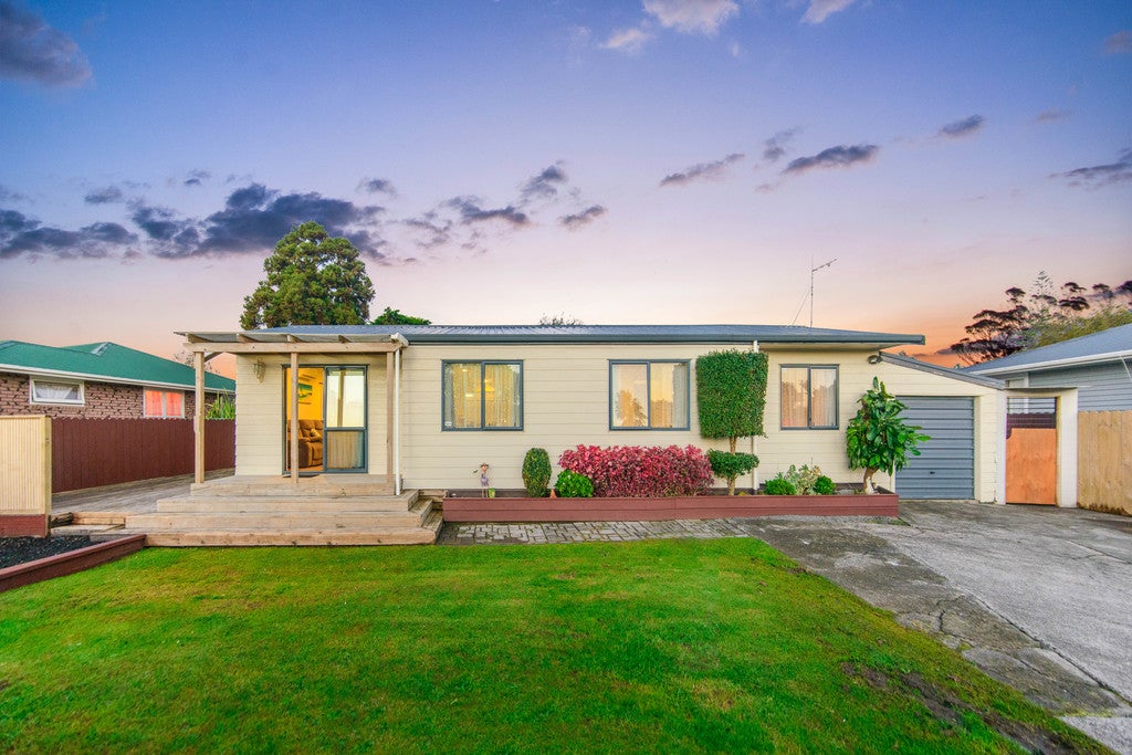 1 Kambalda Street, Mangere Bridge, Auckland - Carousel 1
