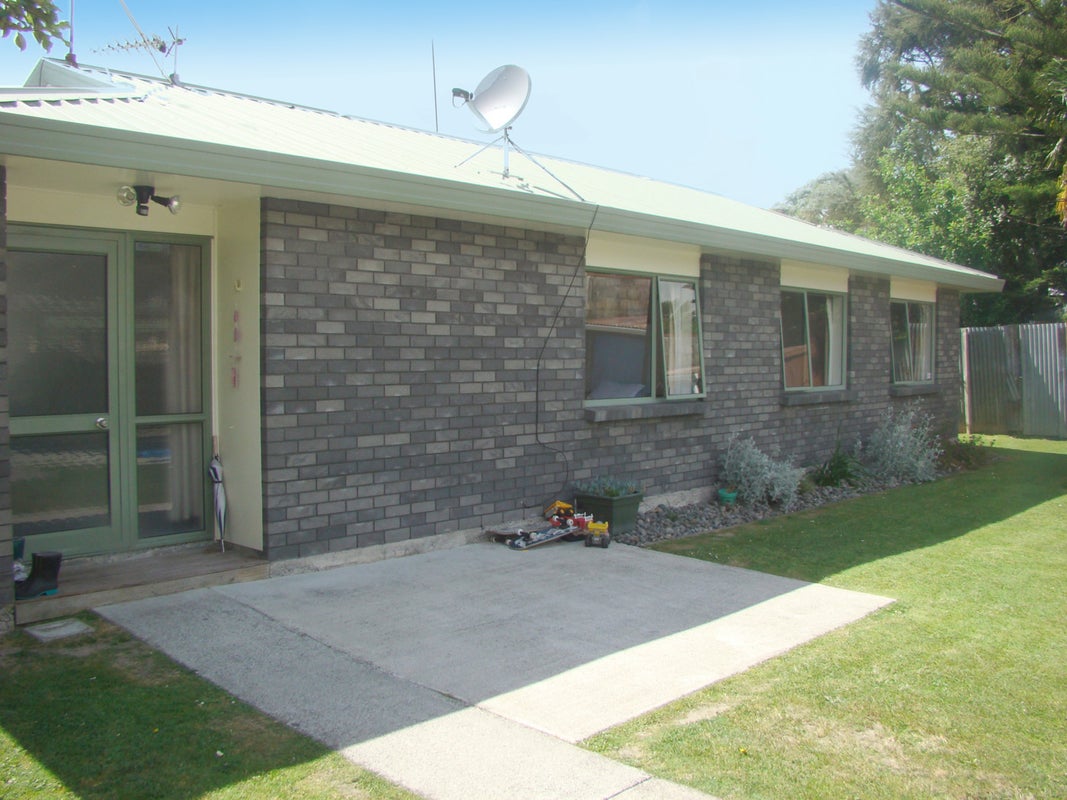 64A Fox Street, Hamilton East, Hamilton - Carousel 1