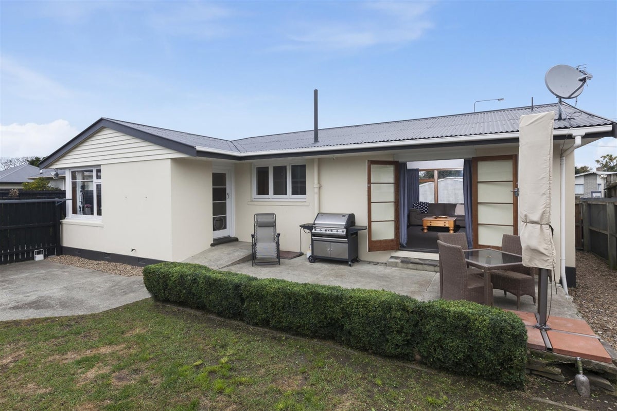 8 Lake Terrace Road, Burwood, Christchurch - Carousel 2