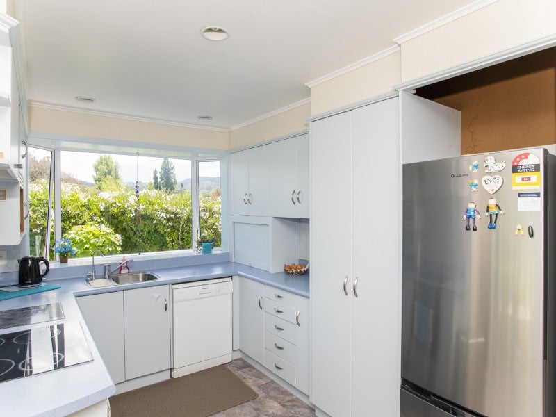 10 Cobham Place, Te Hapara, Gisborne - Carousel 2