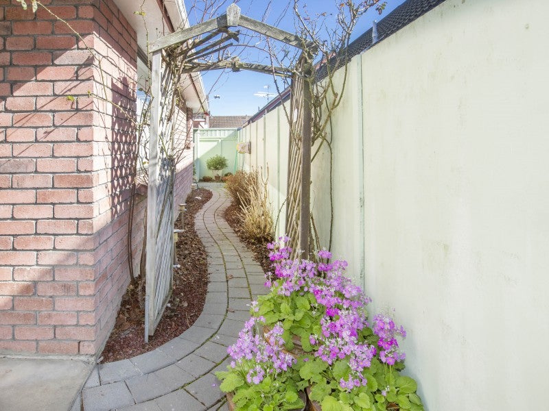 2/69 Gibbons Street, Elderslea, Upper Hutt - Carousel 17