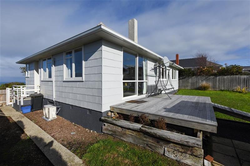6 Lock Street, Saint Clair, Dunedin - Carousel 1