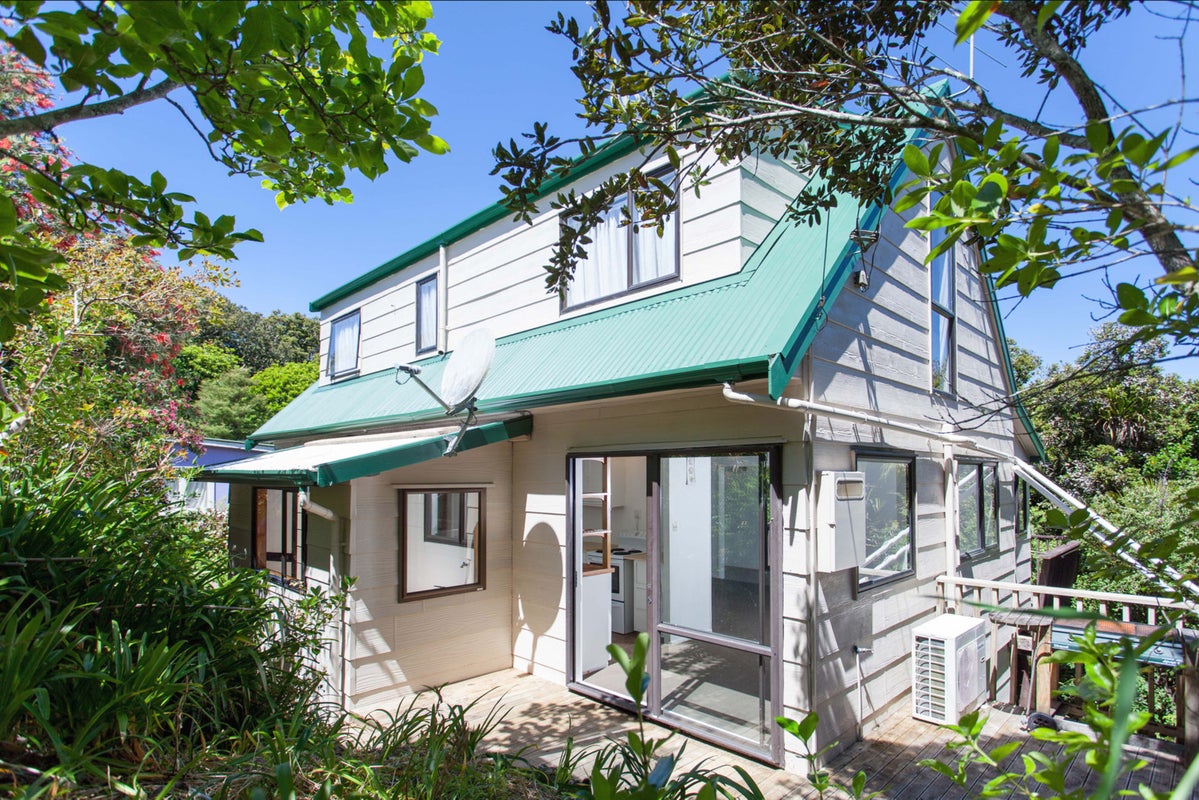 50 Goodwin Avenue, Oneroa, Waiheke Island - Carousel 1