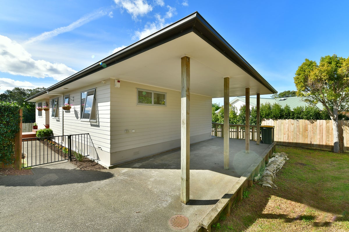 5A Hammond Avenue, Hatfields Beach, Orewa - Carousel 1