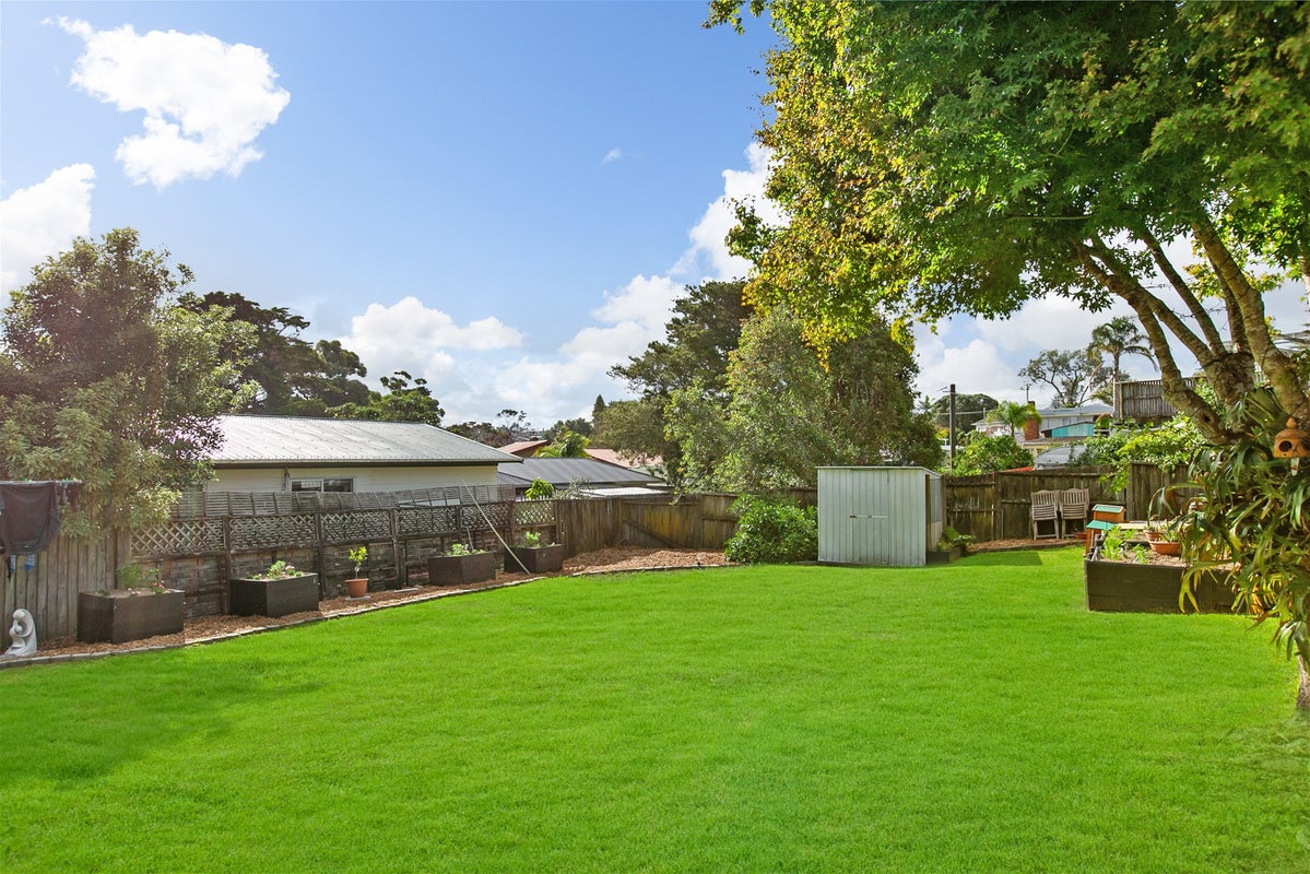 10 Wharf Road, Te Atatu Peninsula, Auckland - Carousel 2