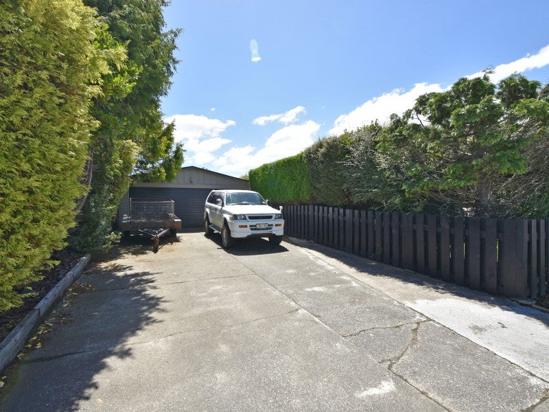 21 Iona Place, Strathern, Invercargill - Carousel 16