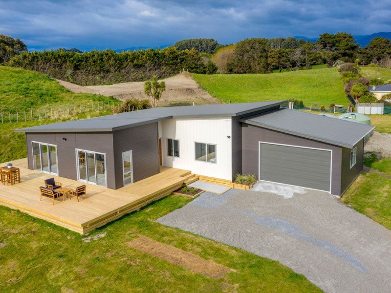 42A Strathnaver Drive, Waikawa Beach, Horowhenua - Carousel 1