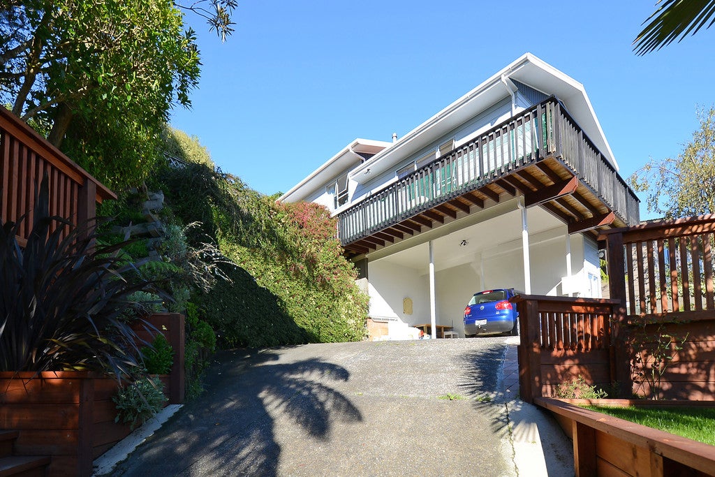 25 Vista Crescent, Maoribank, Upper Hutt - Carousel 22