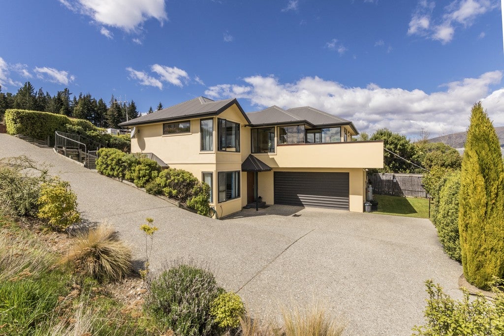 40 Kings Drive, Wanaka - Carousel 1