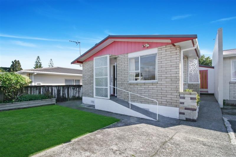 5/14 Huatoki Street, Vogeltown, New Plymouth - Carousel 1