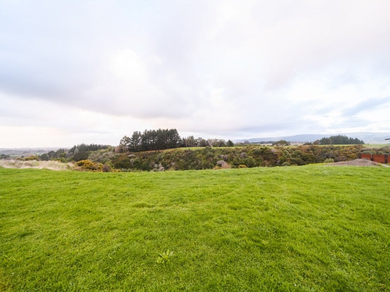 24 Coutts Way, Fitzherbert, Palmerston North - Carousel 8