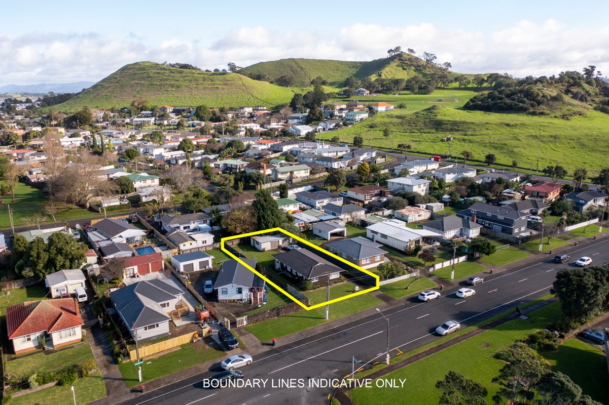 1/118 Coronation Road, Mangere Bridge, Auckland - Carousel 1