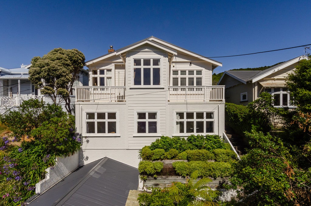 81 Standen Street, Karori, Wellington - Carousel 1