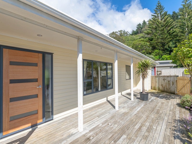 9A Greer Crescent, Tawa, Wellington - Carousel 15