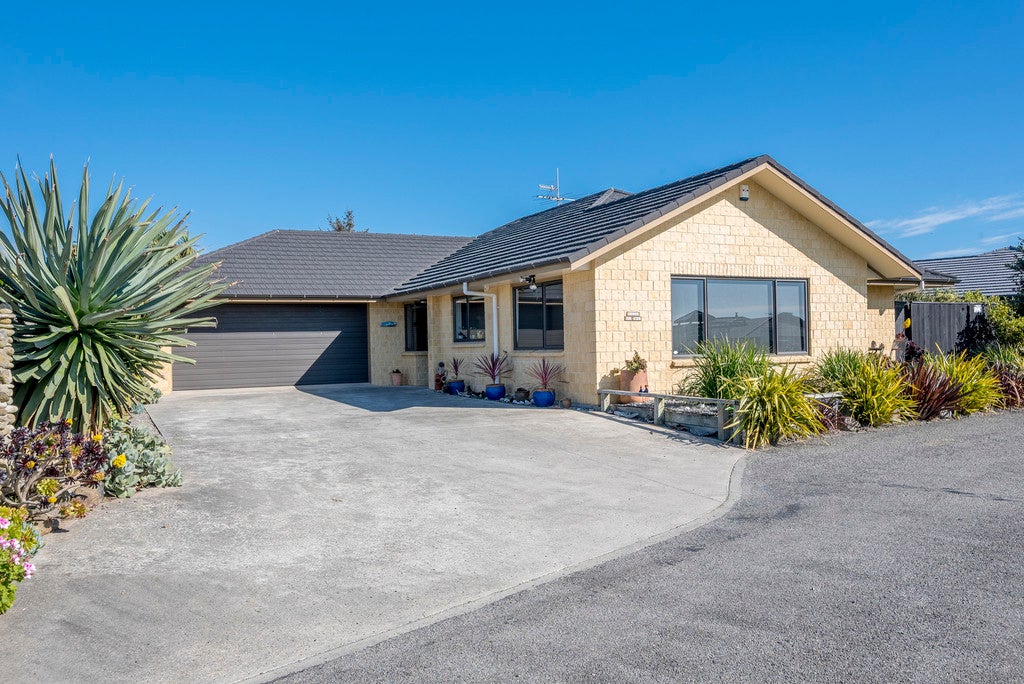 1 Barbaras Way, Waikanae Beach, Waikanae - Carousel 2