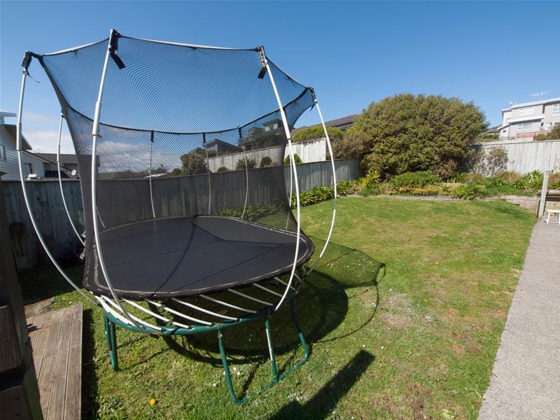 25 Erlestoke Crescent, Churton Park, Wellington - Carousel 17