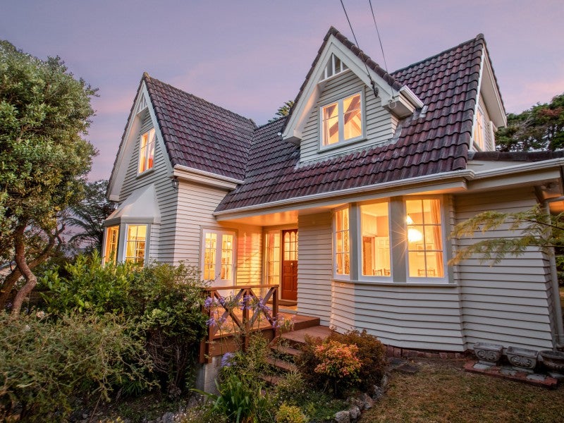 10 Waikare Street, Karori, Wellington - Carousel 1