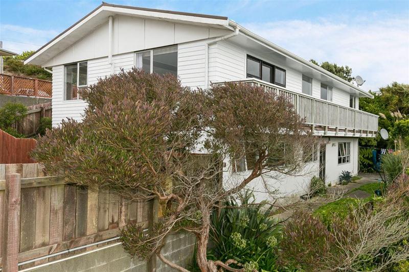 28 Jane Grove, Paparangi, Wellington - Carousel 1